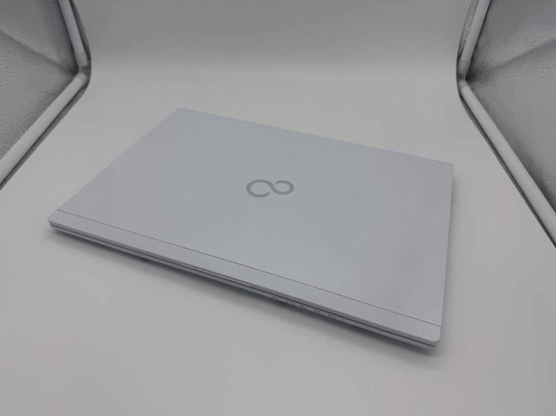 美品 Fujitsu 第8世代i7 8GB SSD256GB　Office付き