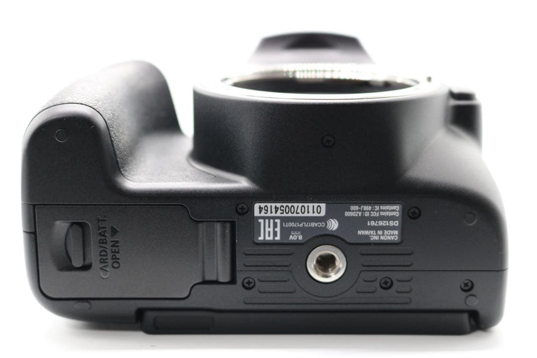 ボディ新品級 【Canon EOS Kiss X10 ダブルレンズセット】