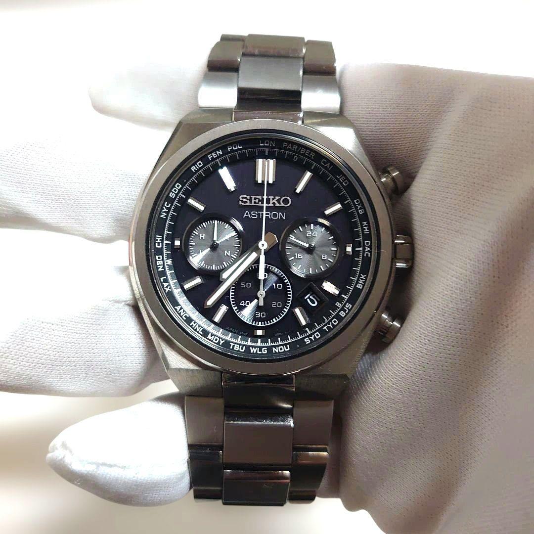 ほぼ未使用セイコーアストロンネクスター8B92-0BE0 チタン製 電波ソーラー