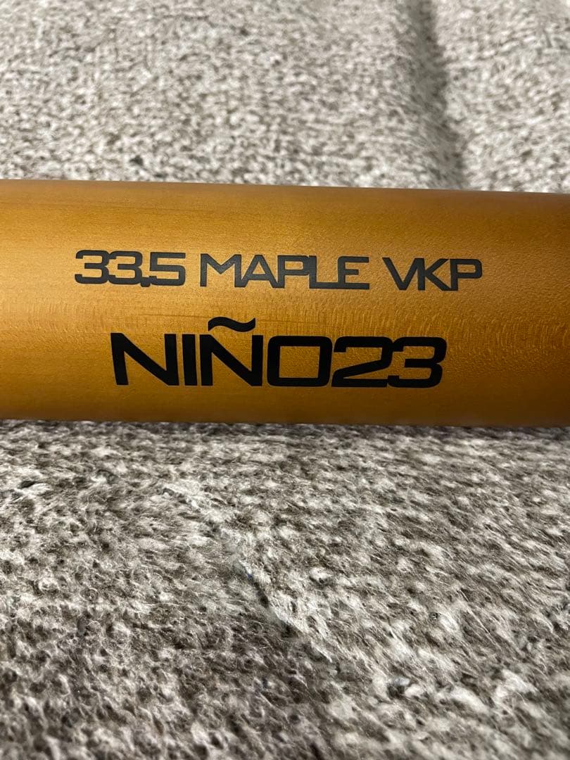 ビクタス木製バット NIÑO23 33.5インチ