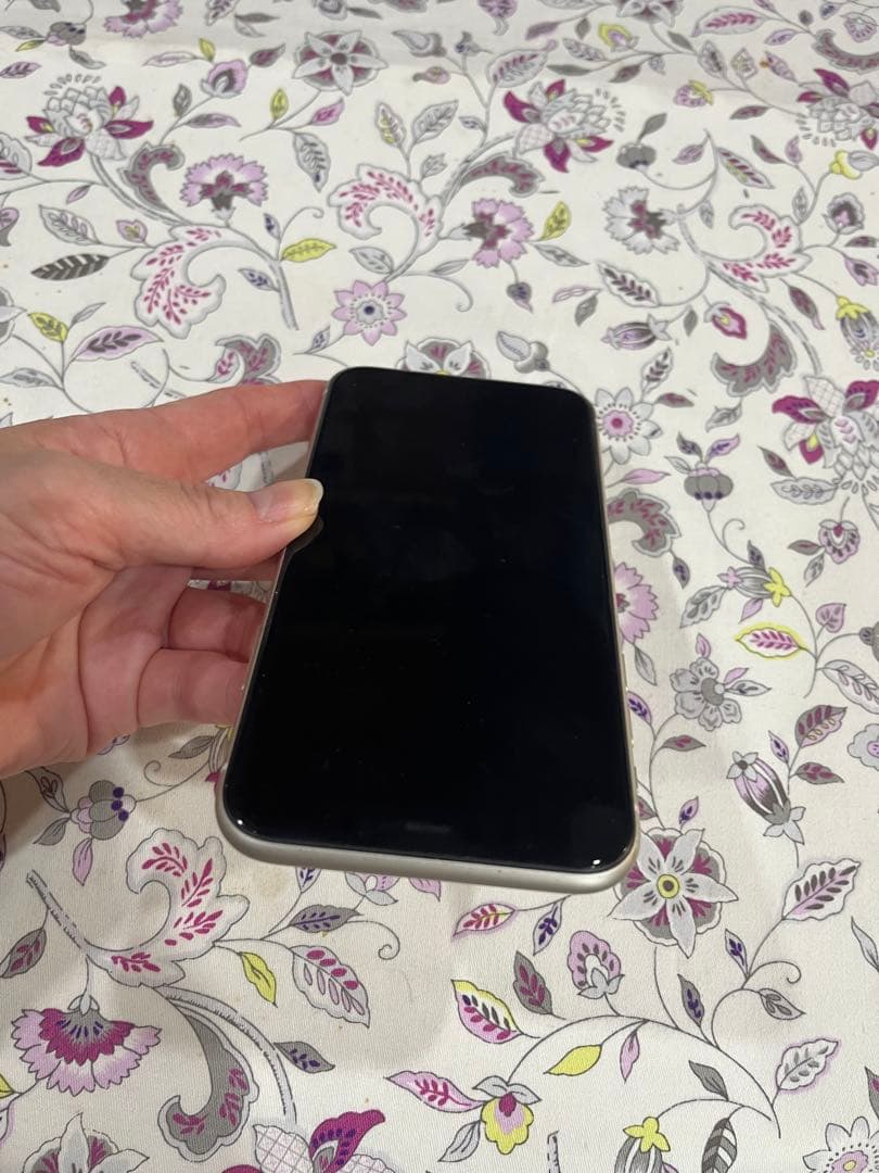 Apple iPhone 11 ホワイト　バッテリー最大容量92% 64GB