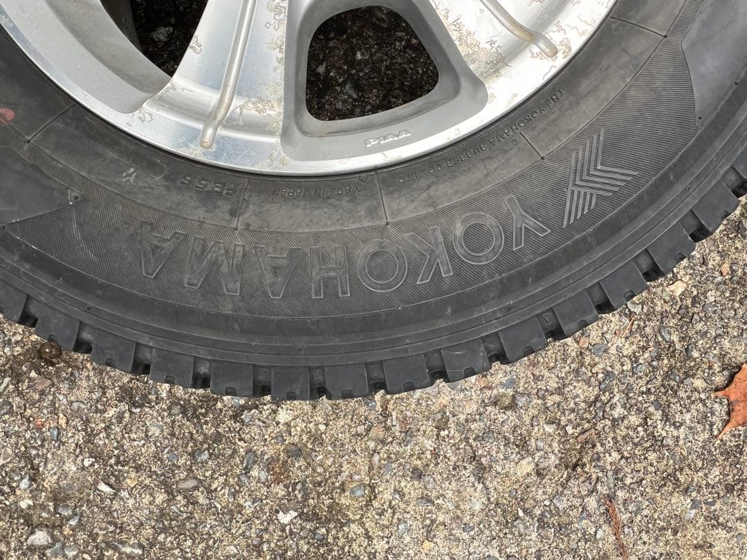 ハイエース　アルミホイール　スタッドレスセット