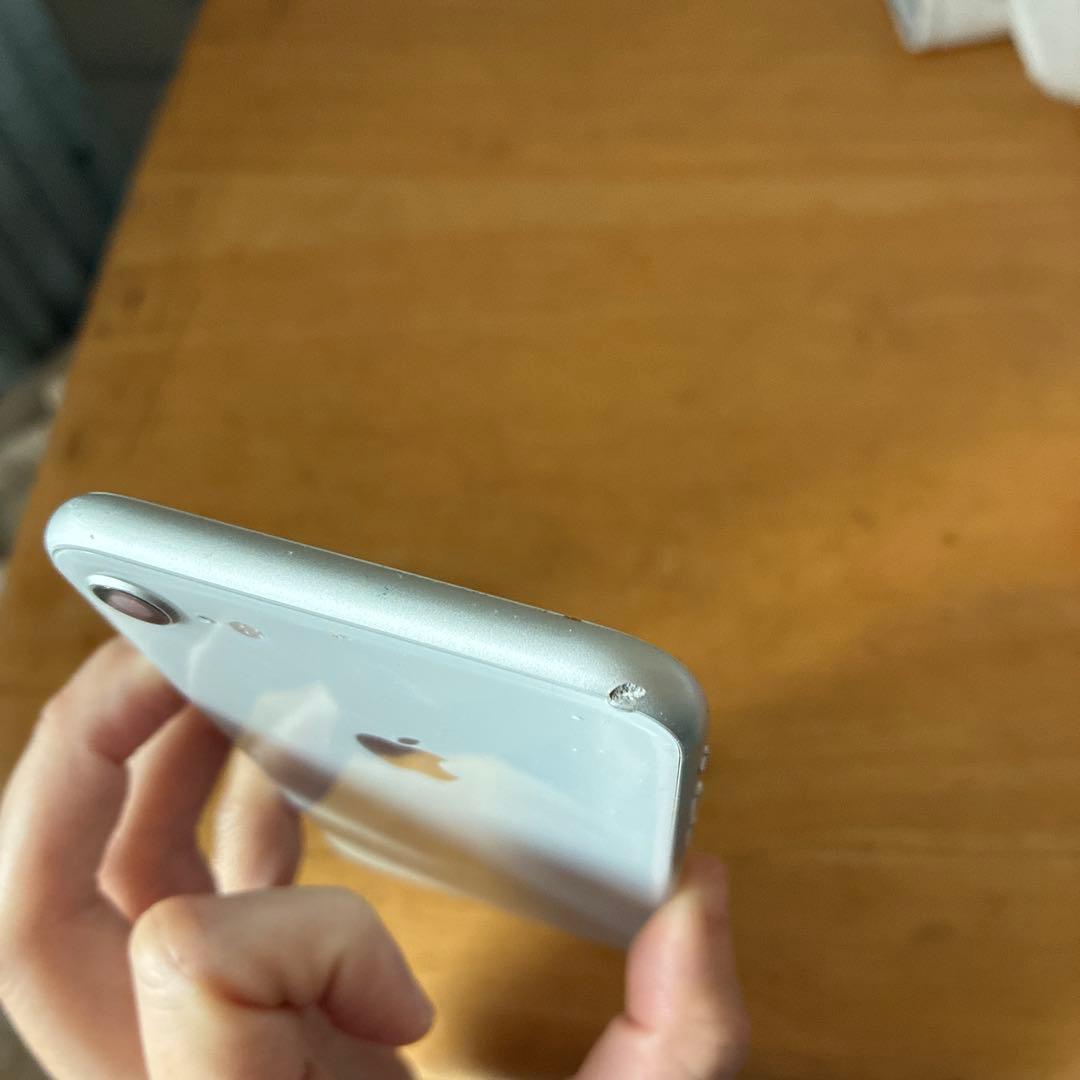 iPhone 8 シルバー 本体　64 simフリー