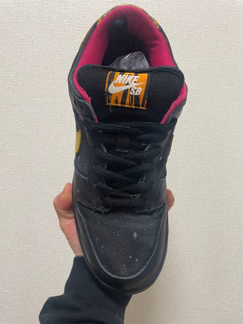 ★ Nike SB Dunk Low Space Tiger ★
