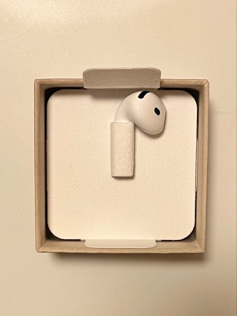 未使用 ホワイト AirPods4 左耳のみ