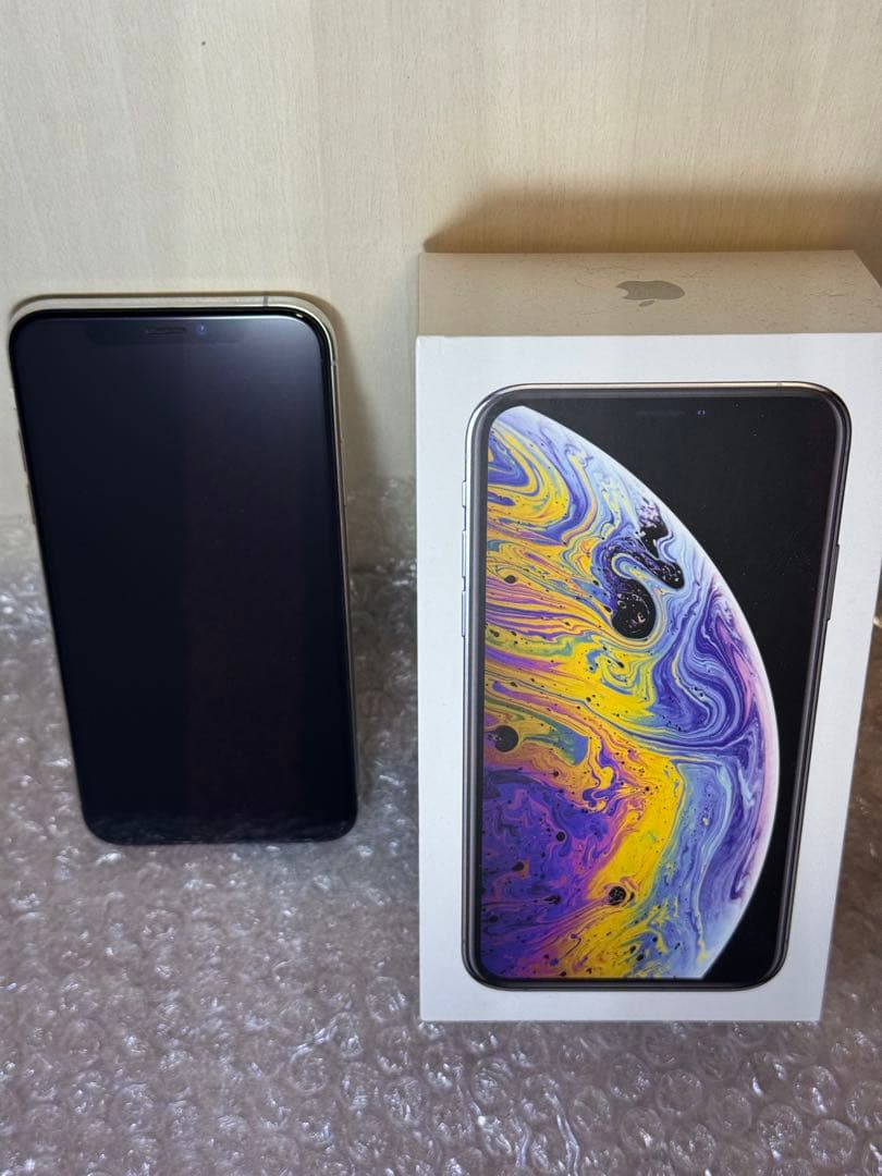 Apple iPhone XS シルバー 256GB 本体 箱付　SIMフリー
