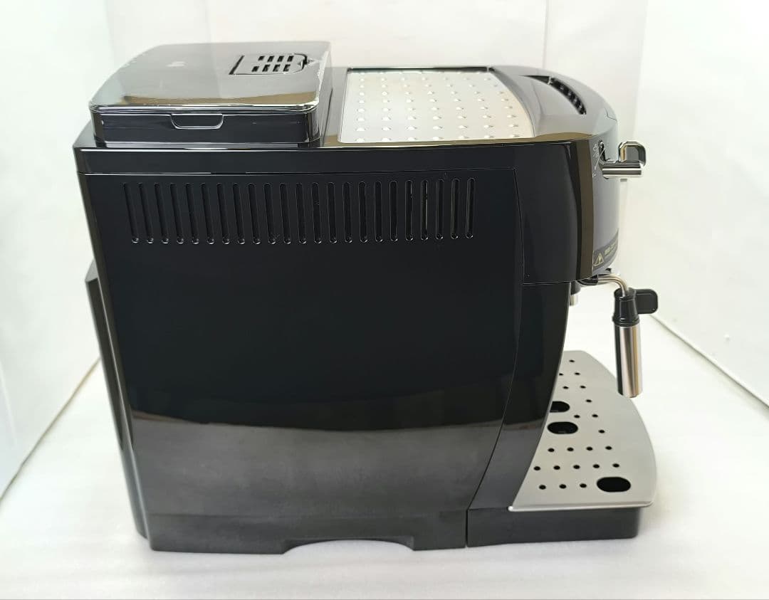 デロンギ　コンパクト全自動コーヒーマシンマグニフィカS ECAM22112B　7