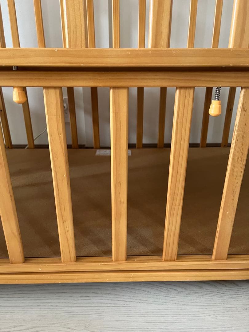 KATOJI木製ベビーベッド２段高さ調節可能！収納付き