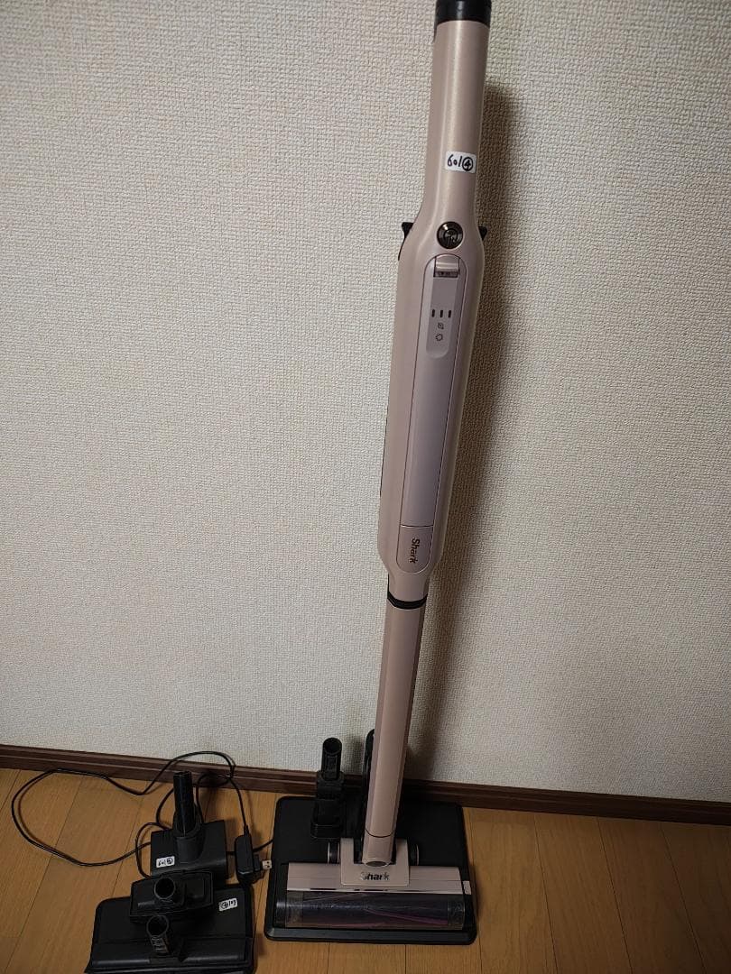 シャーク★コードレスクリーナー★CS601JPK★バッテリー新品と同等★4