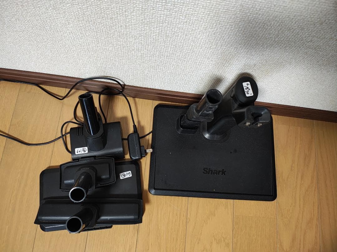 シャーク★コードレスクリーナー★CS601JPK★バッテリー新品と同等★4