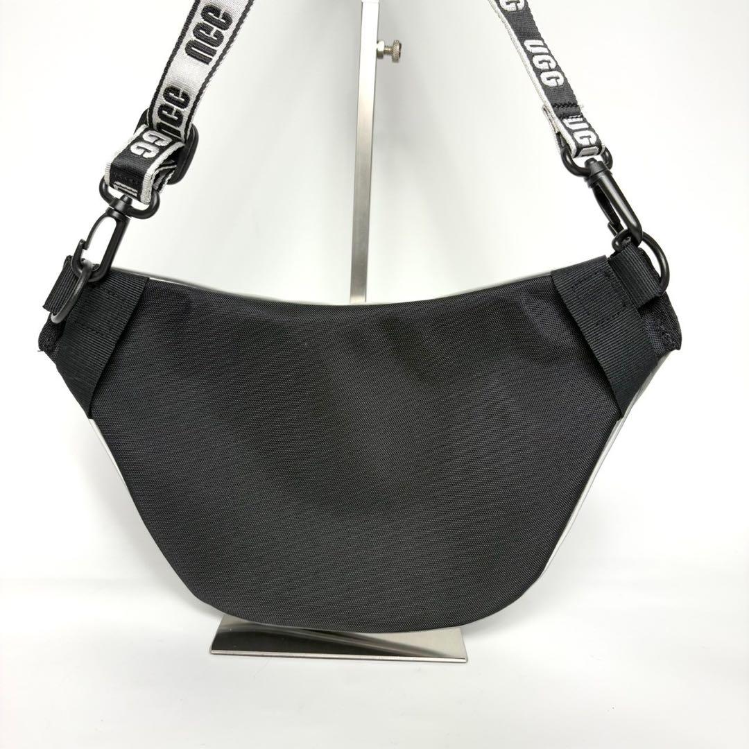 アグ　ナシャ　ベルトバッグ　クリア　ファーブラック　ボディバッグウエストポーチ.