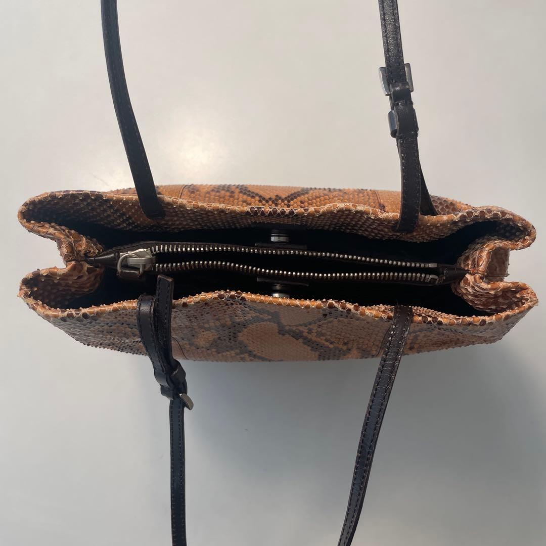 プラダトートバッグ パイソン三角プレート ギャランティカ ード保管袋