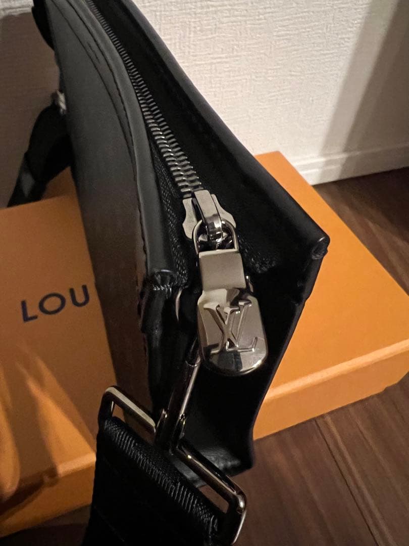 ルイヴィトン M81124 ガストンウエアラブルウォレットショルダーバッグ