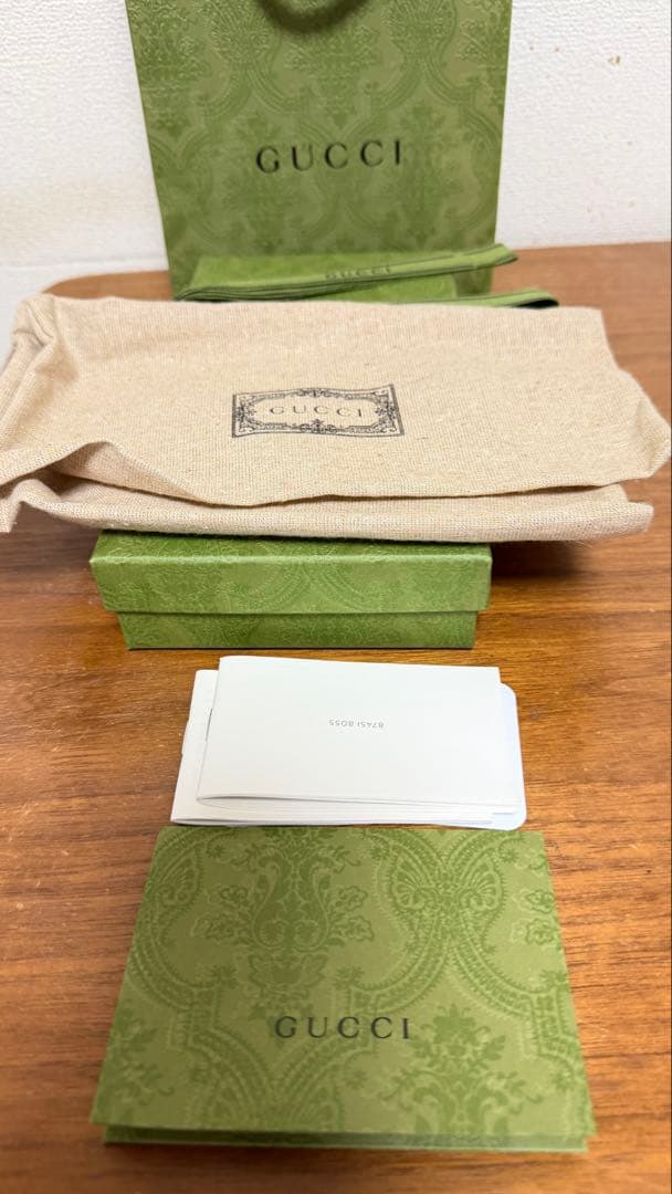 GUCCI 長財布　日本限定　箱付き　おまけ付き