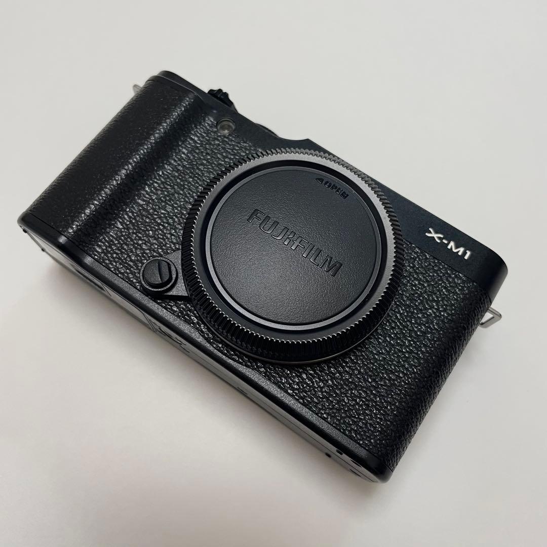 【 美品 】FUJIFILM X-M1 ブラック フジフィルム