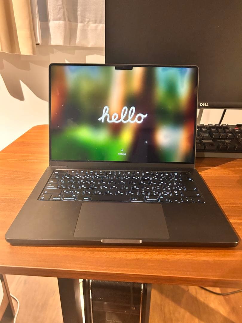 【使用少】 Macbookpro 2025 48GBメモリ/ 1TBストレージ