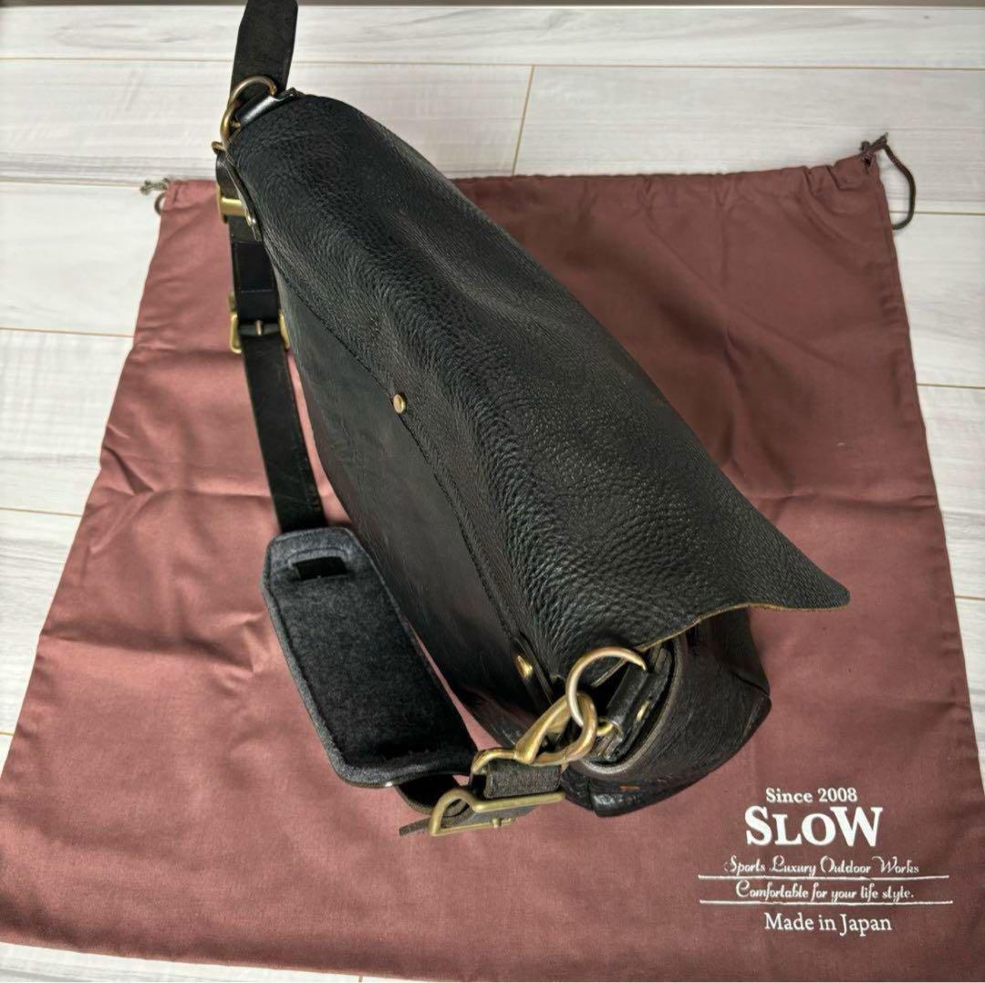 SLOW ショルダーバッグ メッセンジャーバッグ　レザーバッグ　本革　ブラック