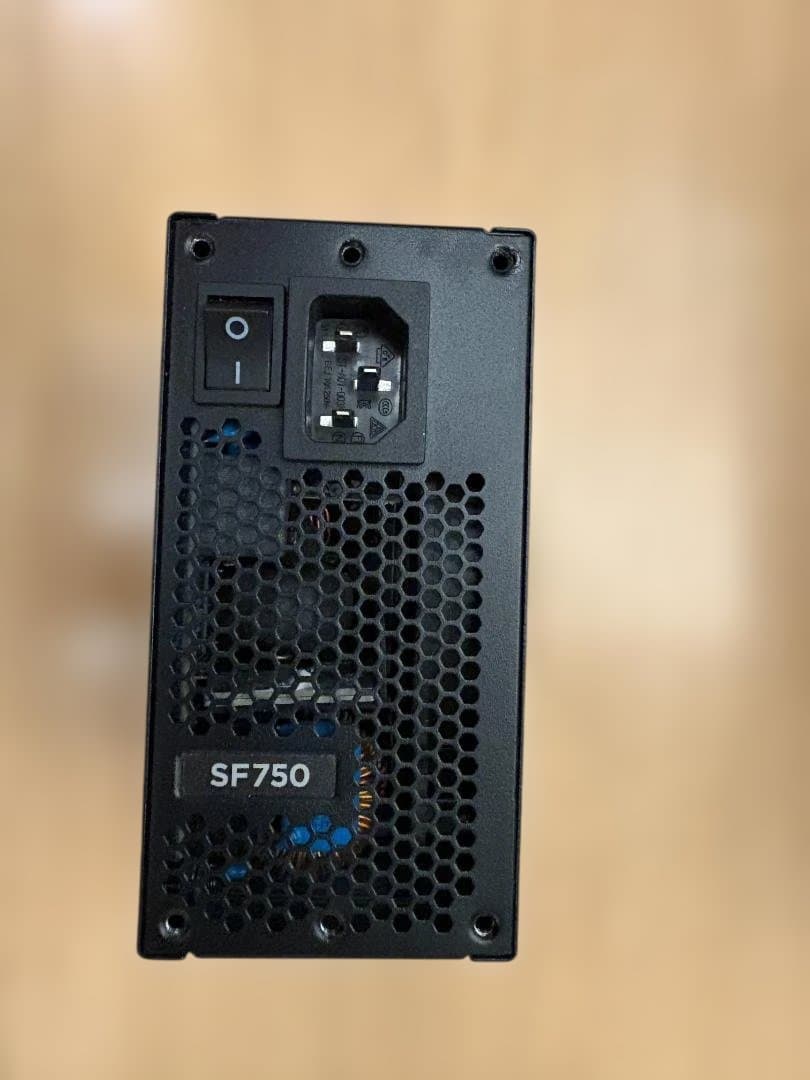Corsair SF750 750W 電源ユニット