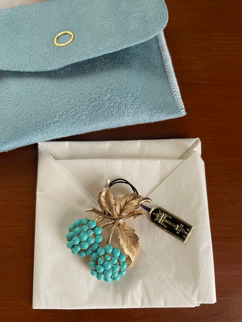 希少タグ付き　クラウンTrifari ヴィンテージ　ブローチ