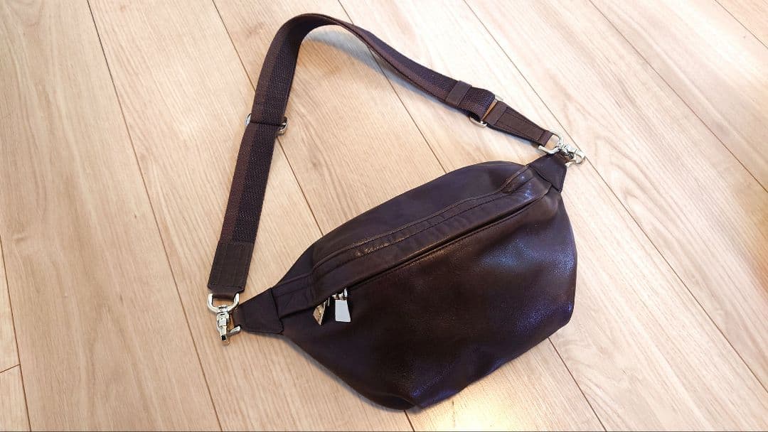 aniary アンティークレザー ボディバッグ