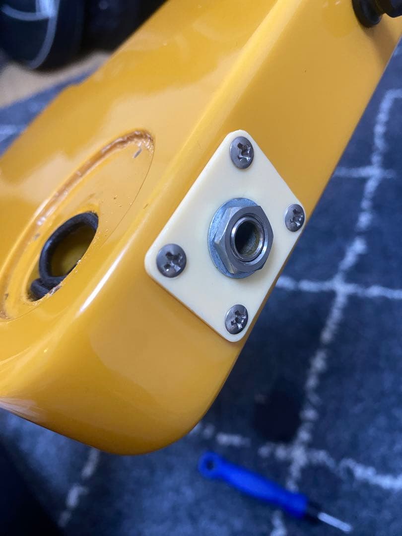 ROCKSON イエロー　チキータレプリカ　バックトゥザ・フューチャー