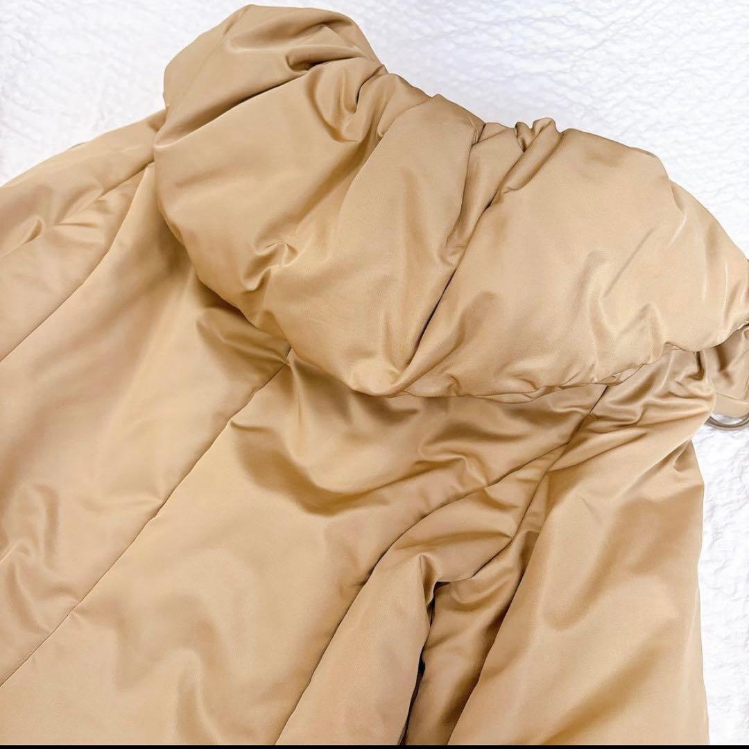 定価25万✨FOXEY 女優襟　シルクダウンコート　ベルト　ベージュ　ペプラム