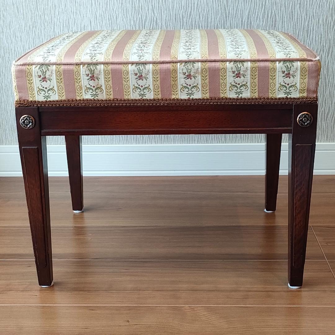 メープル不二屋　スツール　オットマン　ロココ調ファブリック