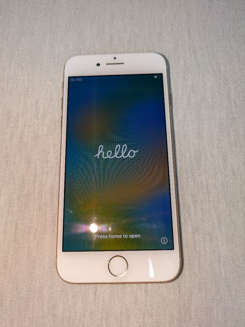 iphone8本体　ピンクゴールド　箱付　スマホケース付　ライトニングケーブル付