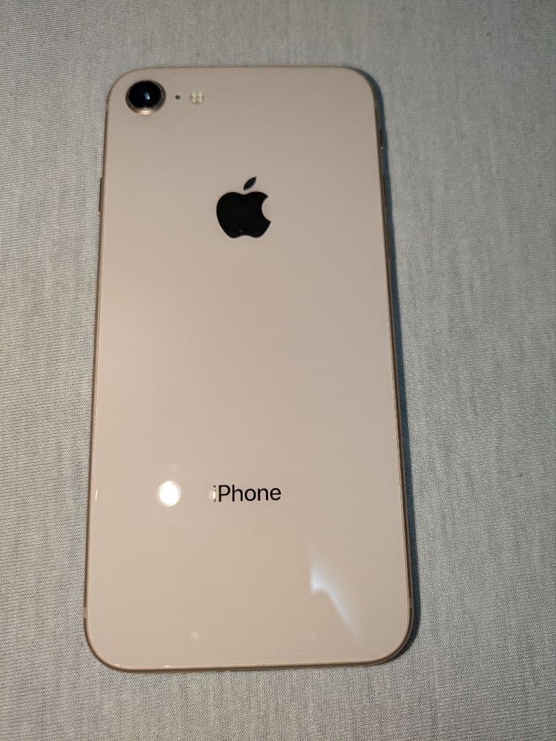 iphone8本体　ピンクゴールド　箱付　スマホケース付　ライトニングケーブル付