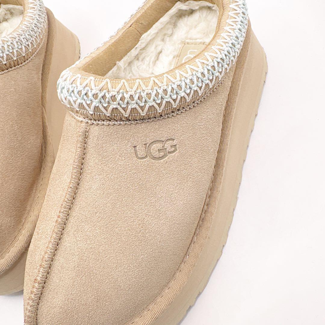【人気】UGG Tazz sand ベージュ 23 厚底 スリッポン