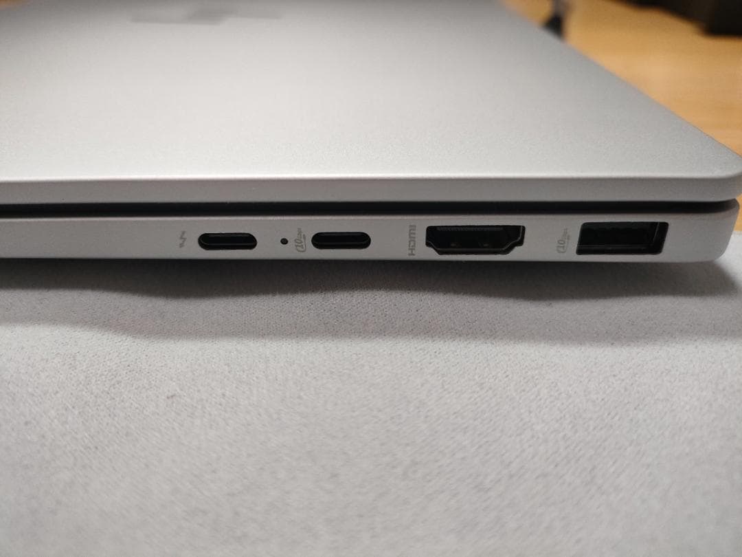 HP OmniBook 7 14 Ultra 7 、32GB、 1TB