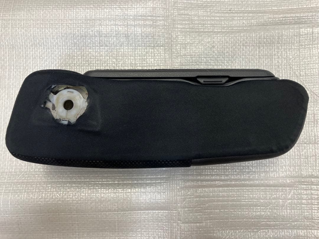 ♦︎ダイハツ★タントカスタムLA600S★純正アームレストレザー★