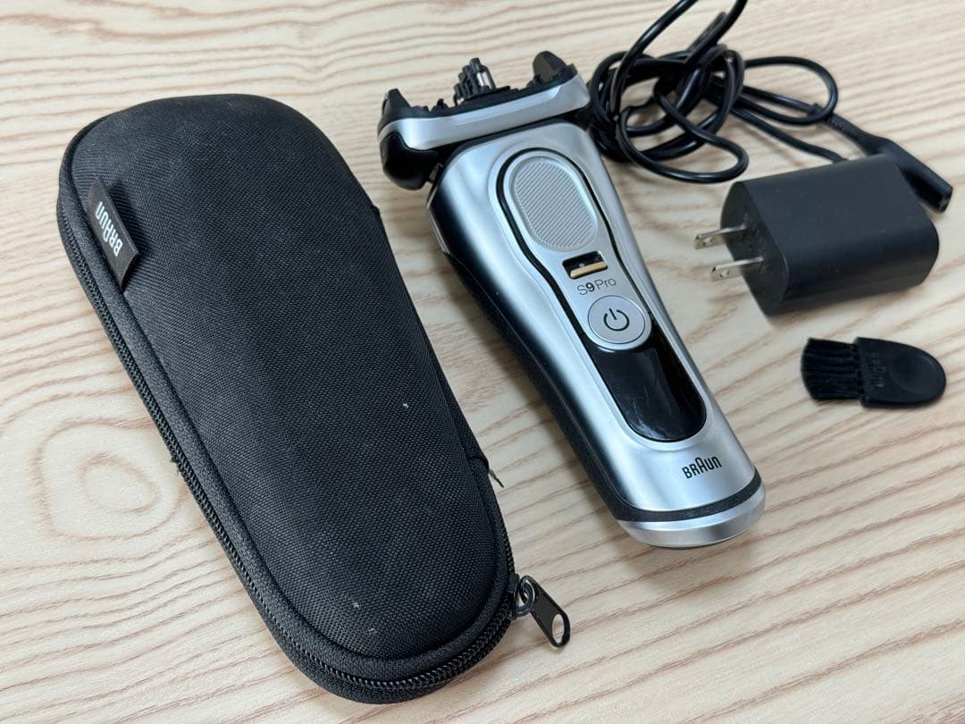BRAUN S9pro メンズ　電気シェーバー　髭剃り