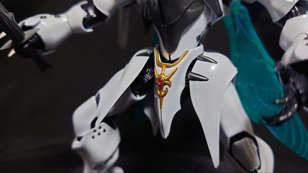 バンダイ　HGサーバイン　塗装済完成品