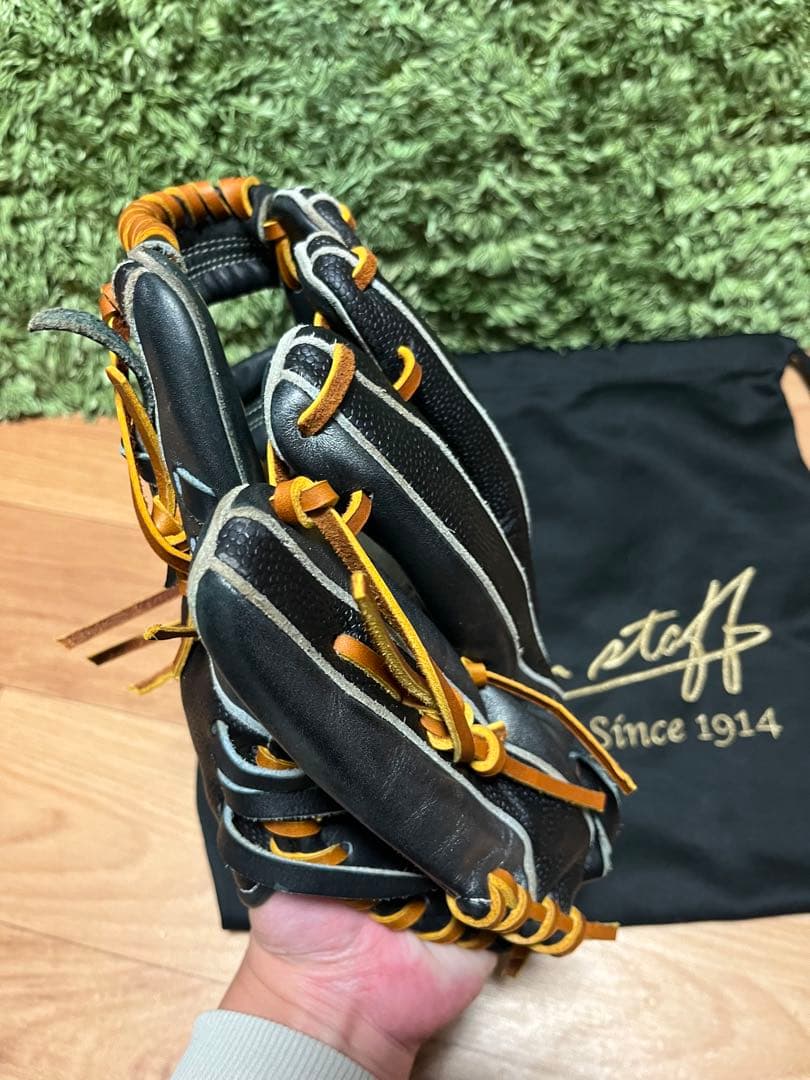 ウィルソンスタッフ デュアル 軟式内野手用外崎モデル ブラックSS×メタリック