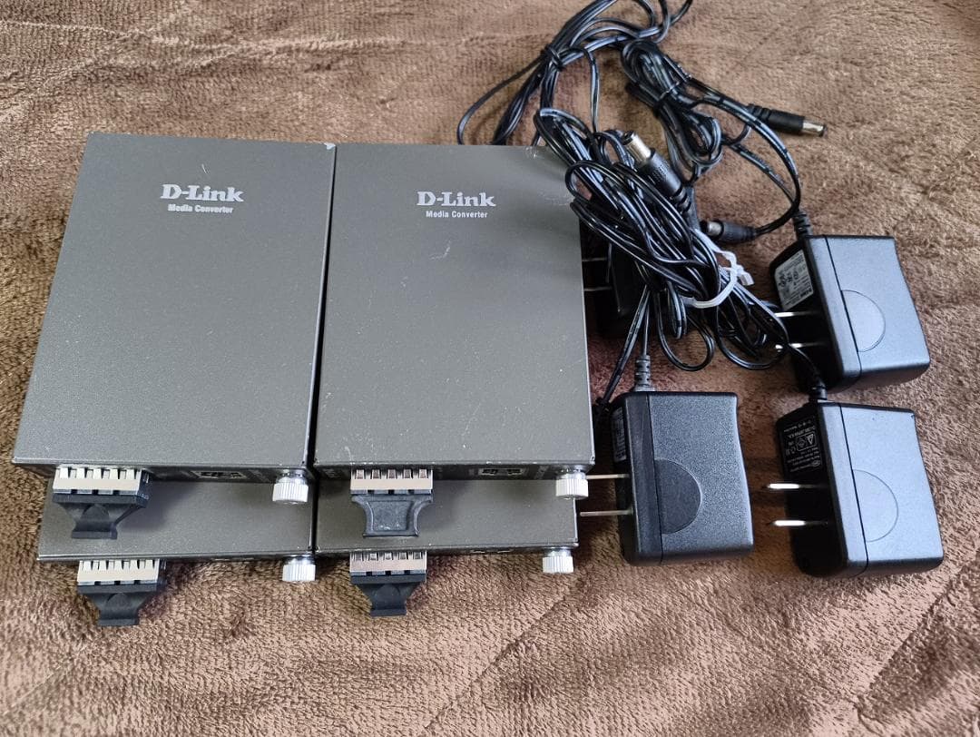D-Link DMC-810SC 光メディアコンバーターSM2芯 Giga 4台