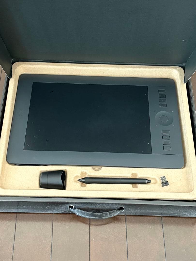 Wacom Intuos Pro A4 ペンタブレット 本体