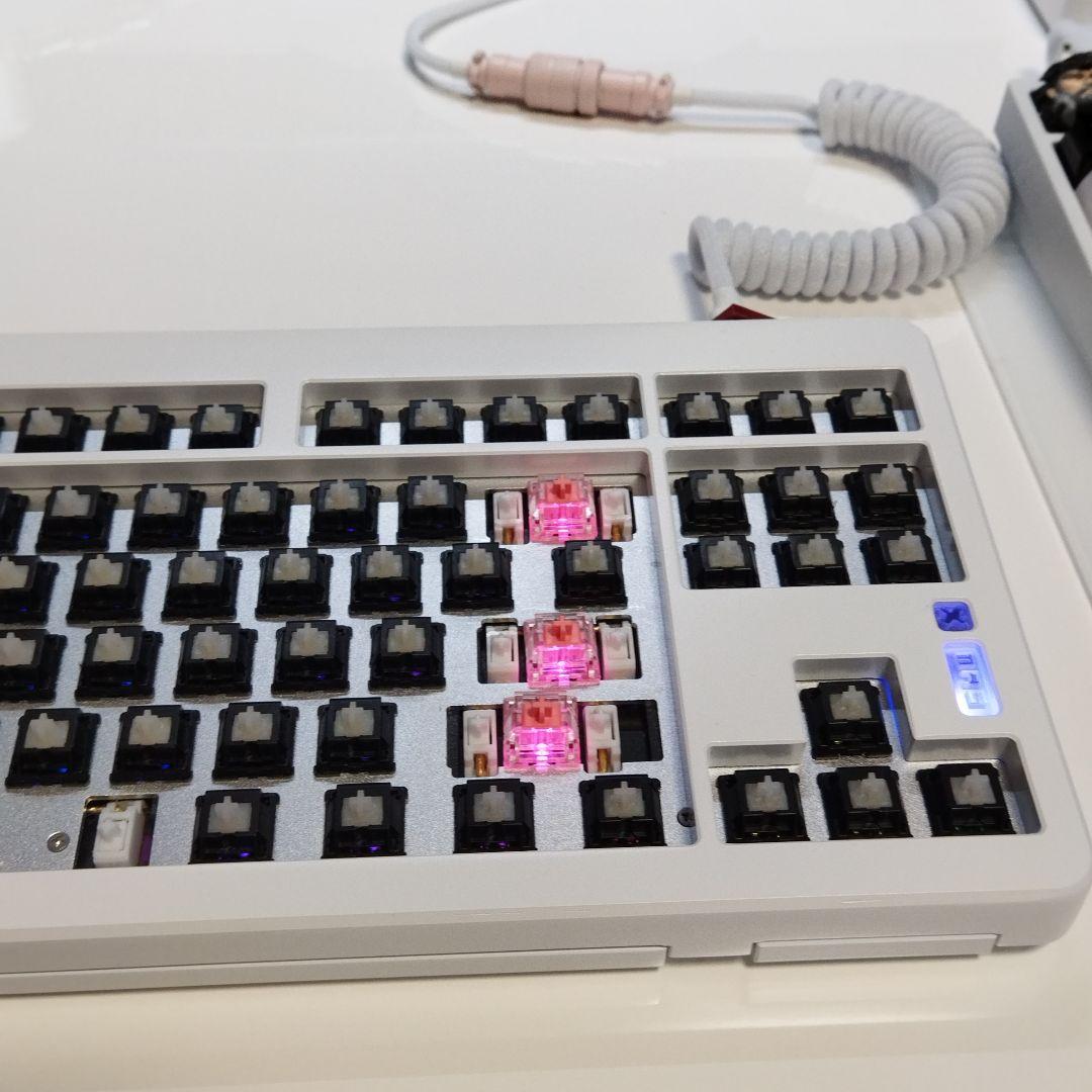 自作キーボード MTMH87 87% Keyboard E-white