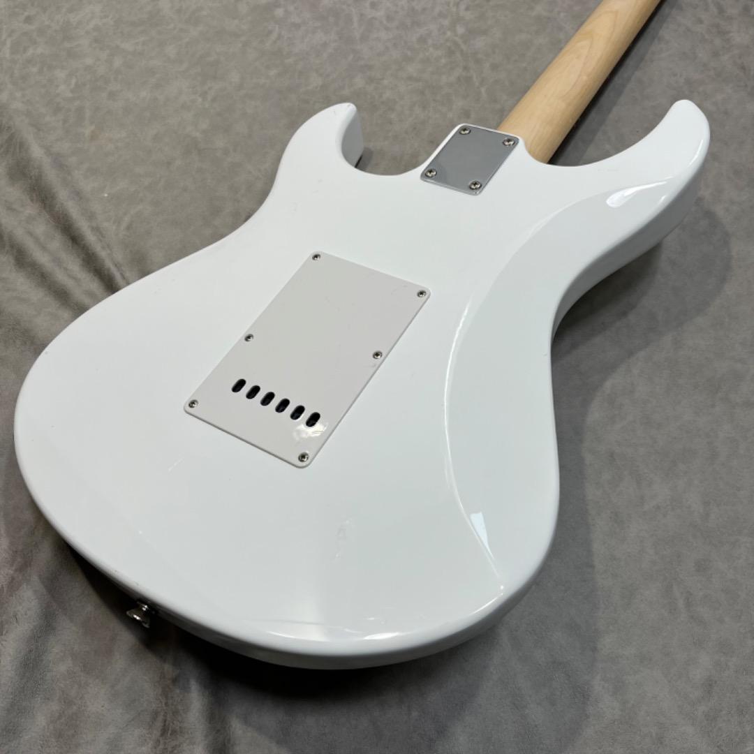 YAMAHA PACIFICA PAC012 ヤマハ　パシフィカ