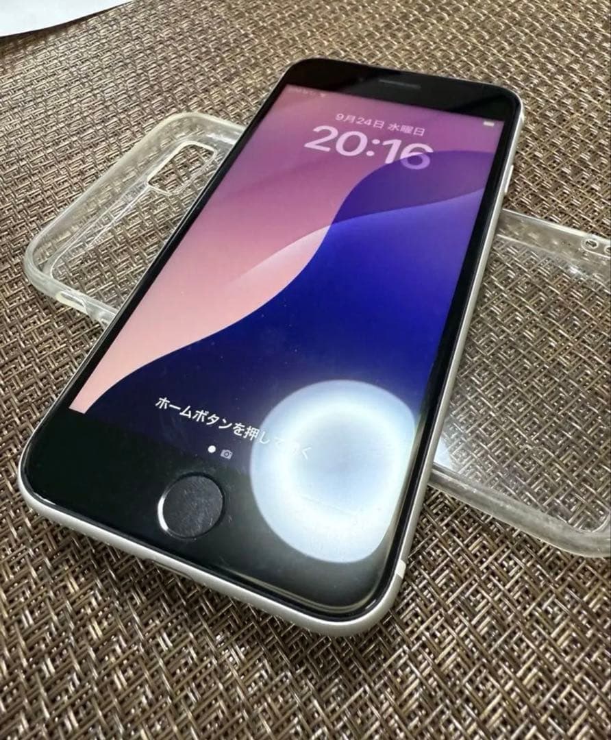 iPhone SE2 64GB SIMフリー化済　美品
