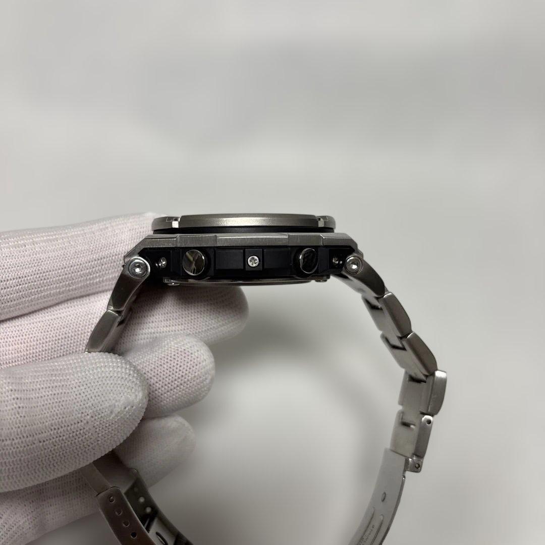 i*u様 メンズ腕時計　　　　　　　　　　　　G-SHOCK (電波ソーラー)