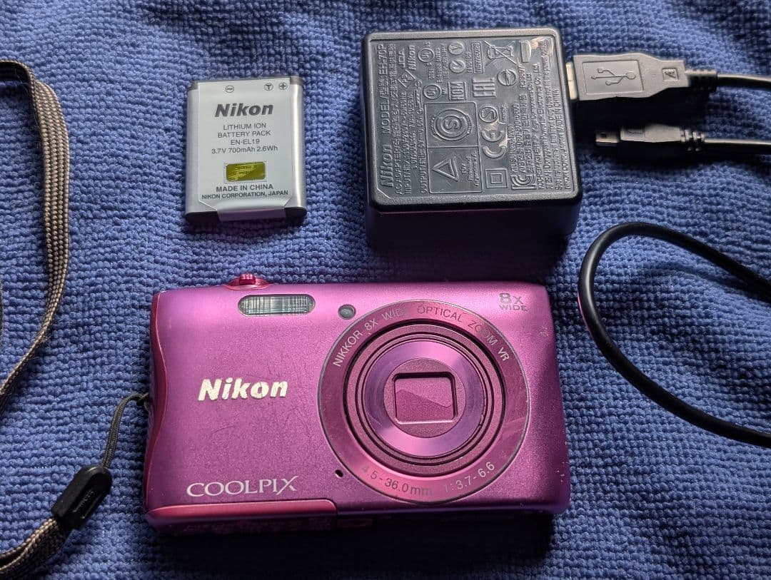 Nikon ニコン COOLPIX S3700 ピンク 動作品 バッテリー付