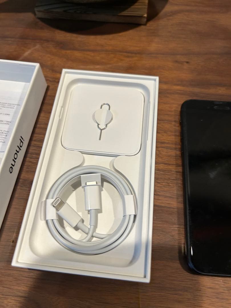 な*ん様 iPhone SE（第3世代）64GB ブラック バッテリー89%