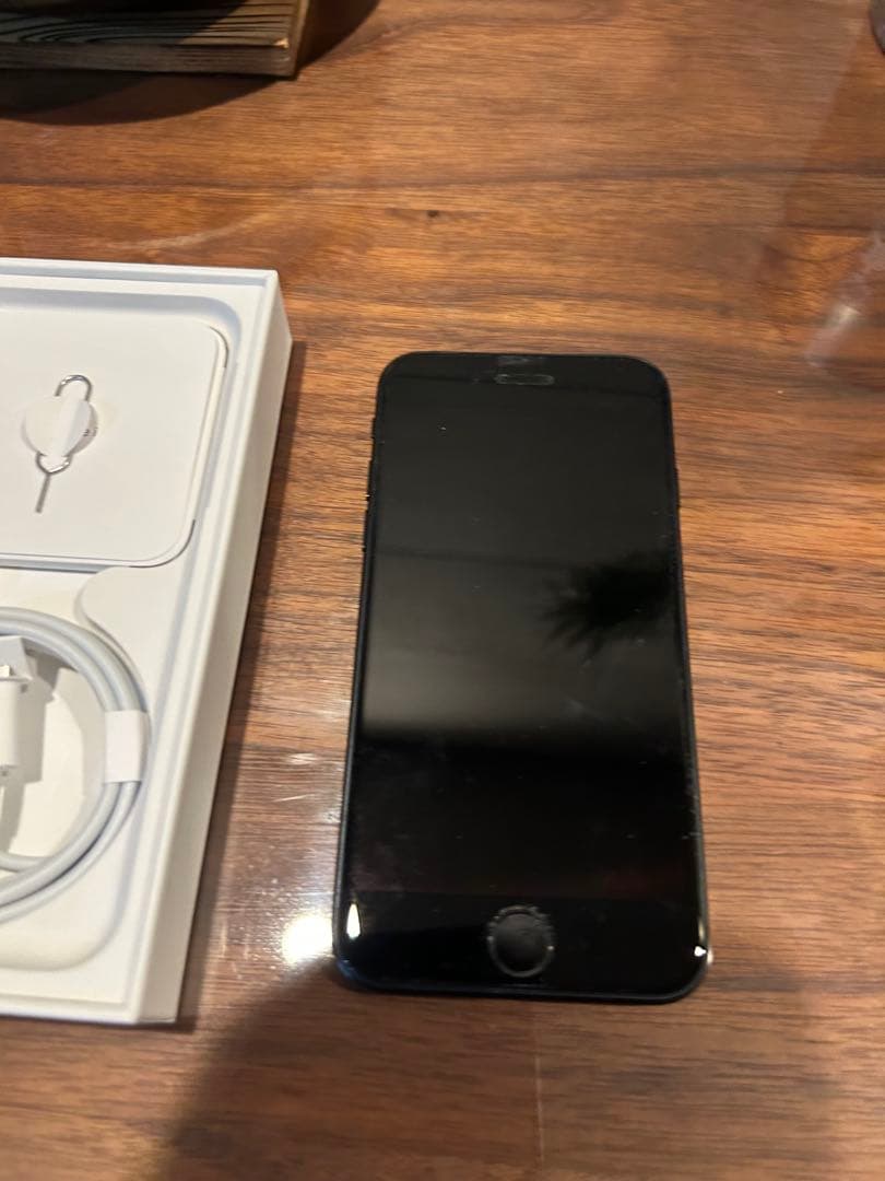 な*ん様 iPhone SE（第3世代）64GB ブラック バッテリー89%