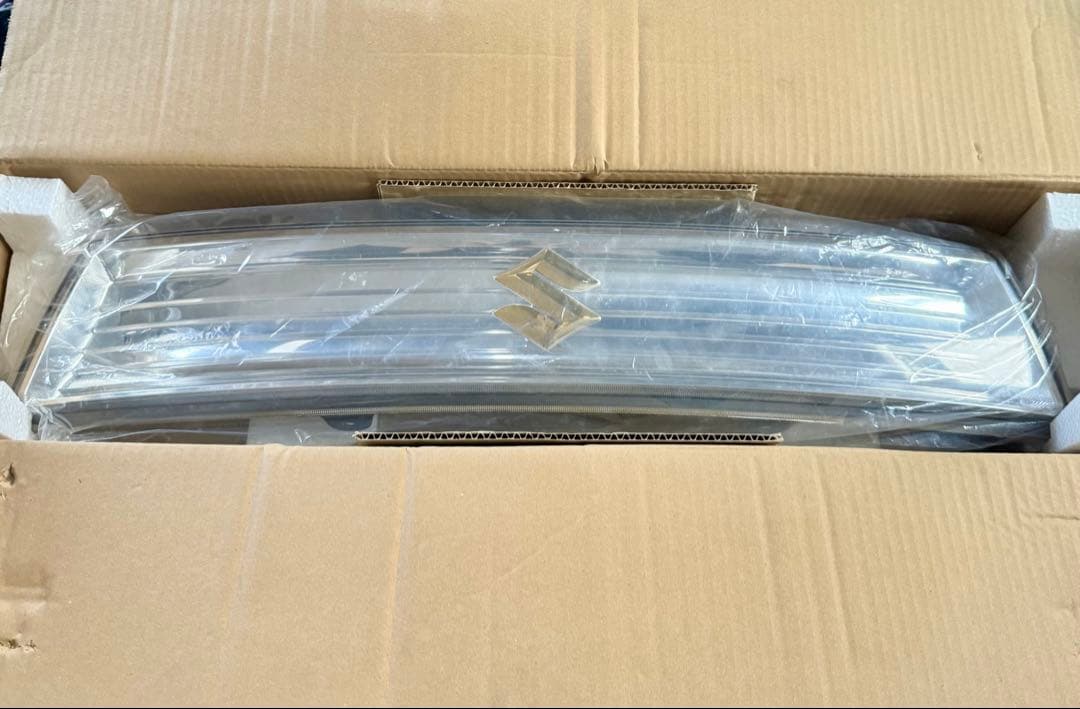 スズキ フロントグリル ワゴンR スティングレー 72110-70K51-0PG