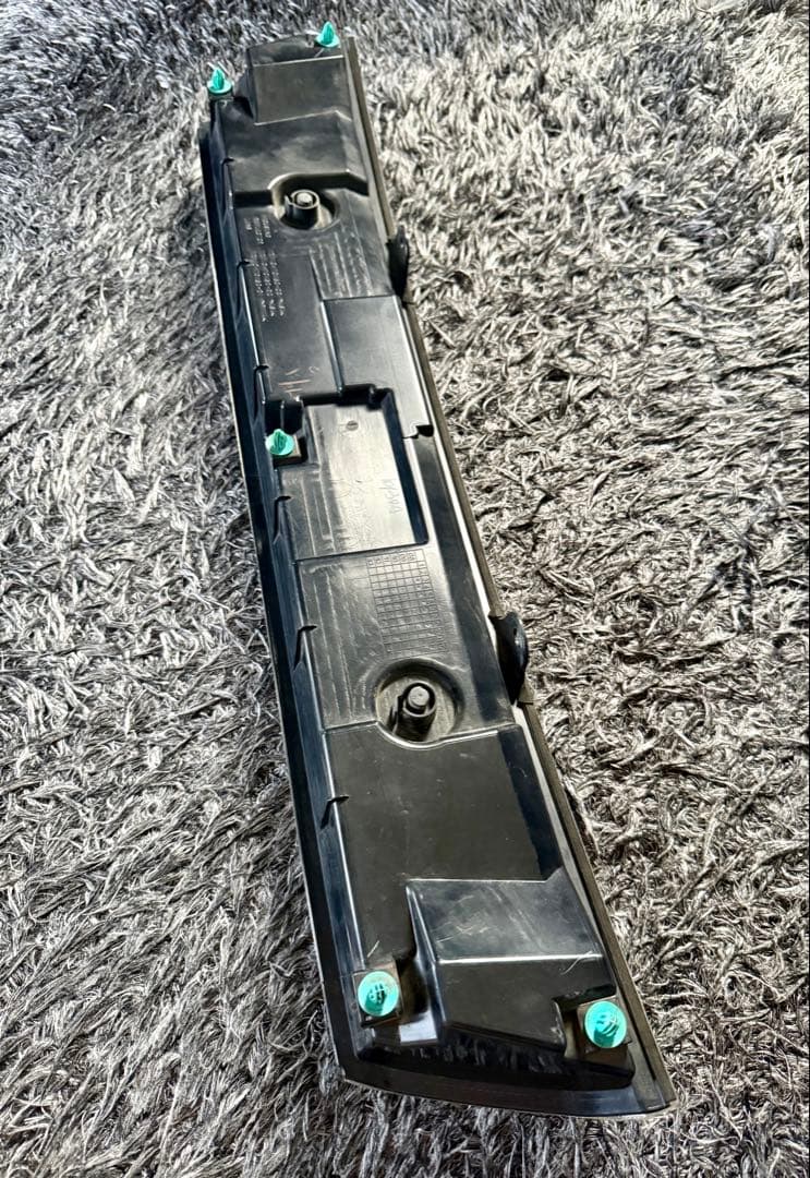 スズキ フロントグリル ワゴンR スティングレー 72110-70K51-0PG