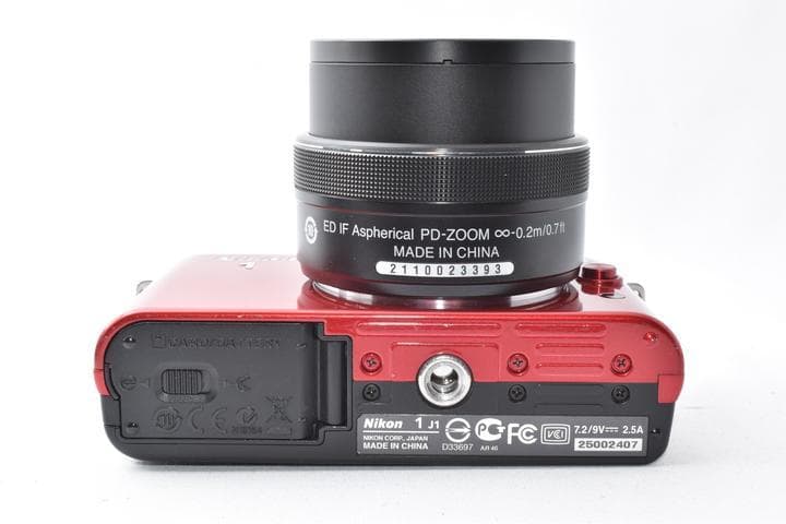 Nikon 1 J1 レッド 10-30mmレンズキット