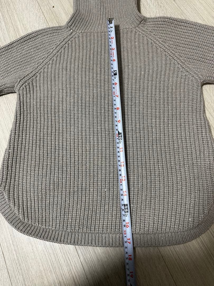 ブルネロクチネリ　キラキラスパンコール　グレー ハイネック セーター