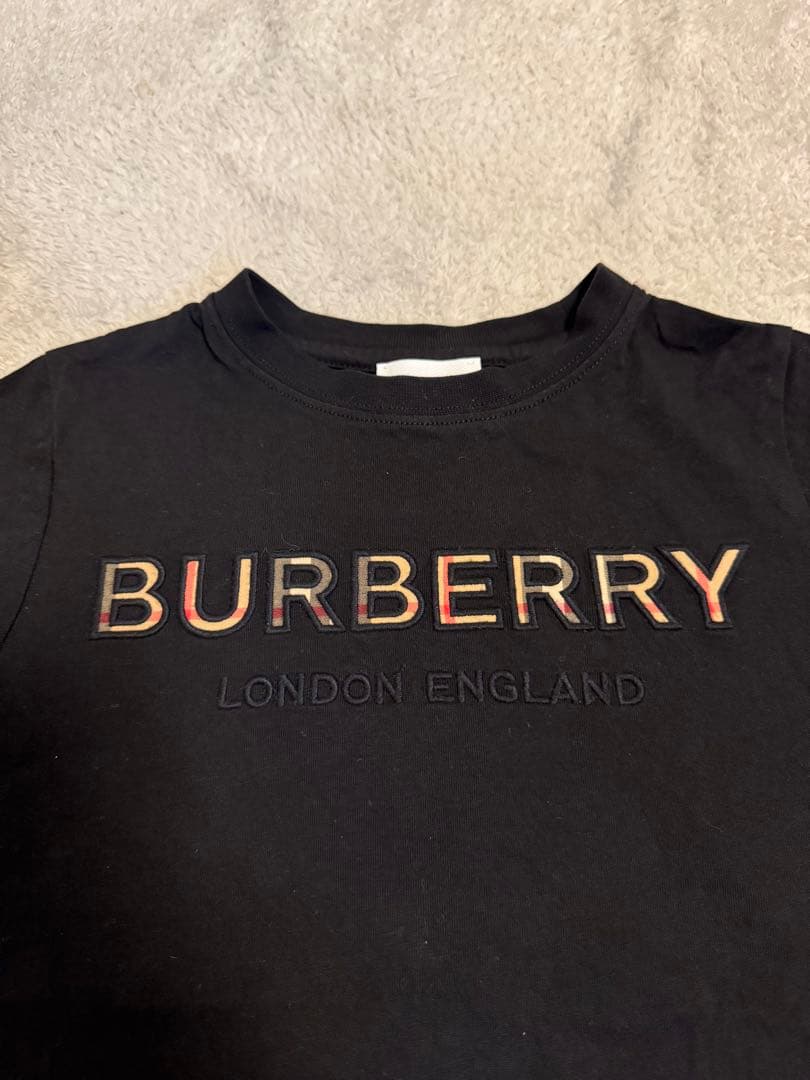 『最終値下げ』BURBERRY ブラック Tシャツ 4Y