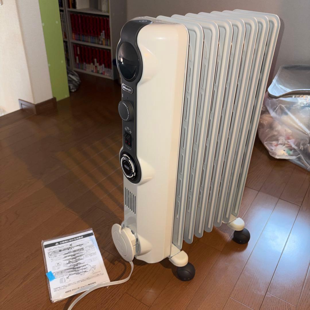 DeLonghi オイルヒーター ホワイト　HJ0812